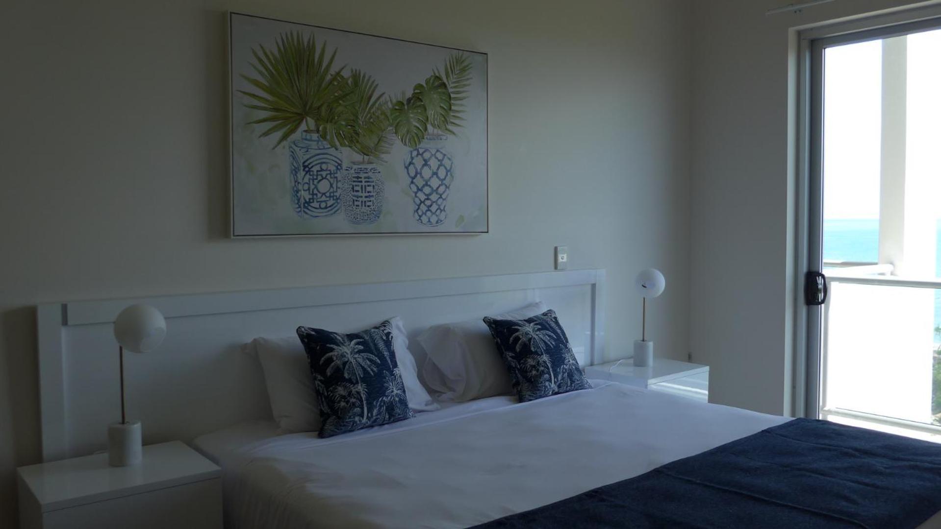 Coral Cove Apartments - Absolute Beachfront Resort בואוון מראה חיצוני תמונה